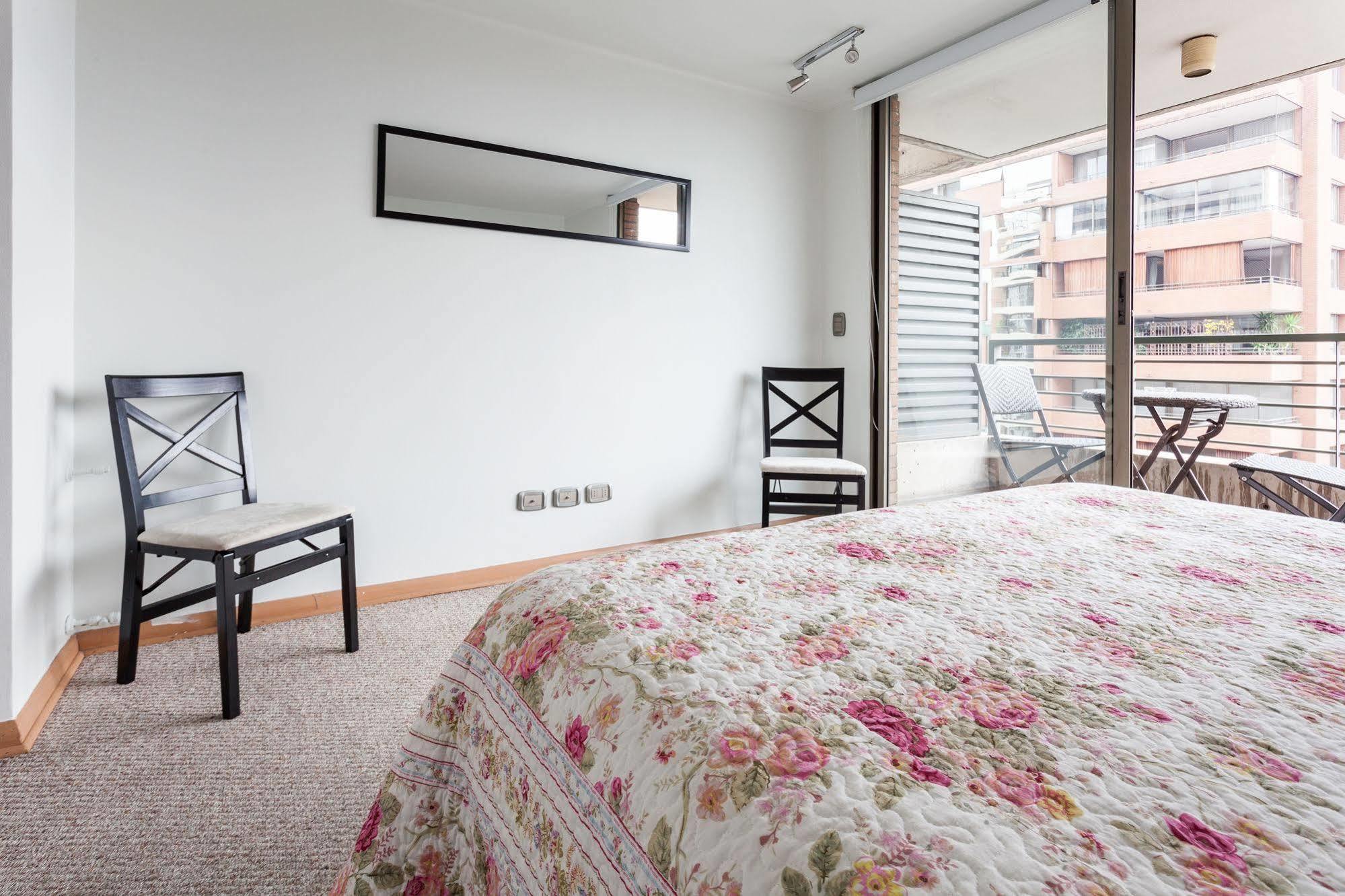 Livinnest Apartments Сантьяго Экстерьер фото